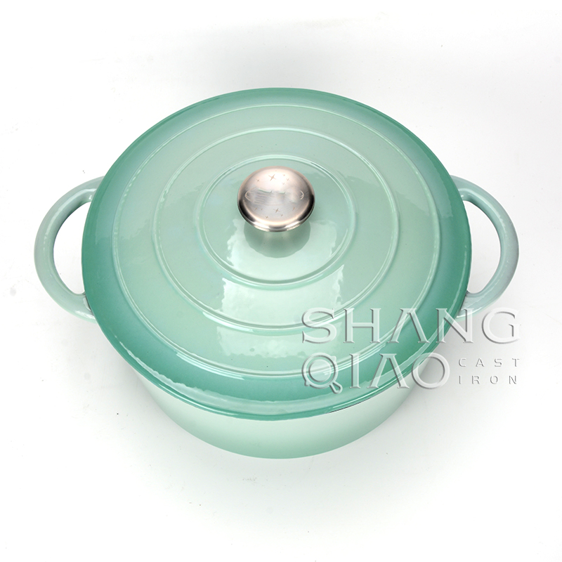 Эмалированная чугунная кастрюля-казан