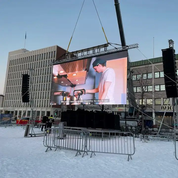 Full Color Indoor Outdoor Advertising Rental Curved Digital Mobile Flexible SMD Poster Gas Window TV LED Screen Display with P1.2 P1.8 P2.5 P3.91 Price