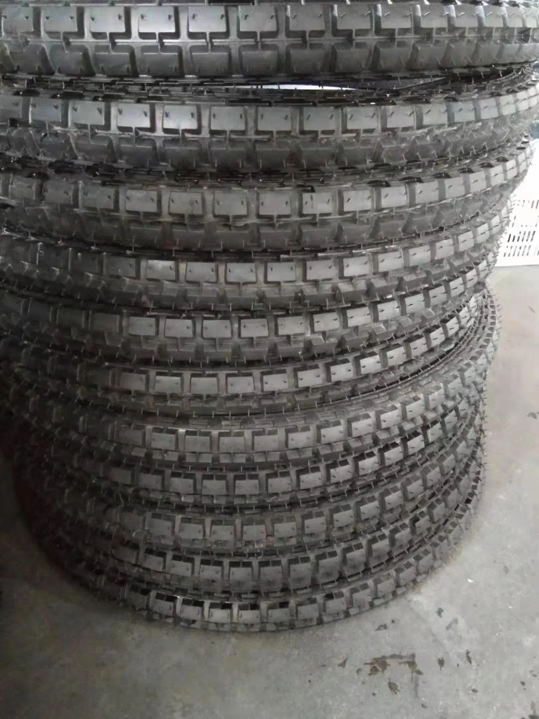 Шина 30X3/30X3.5 Beaded Edge для реставрации мотоциклов