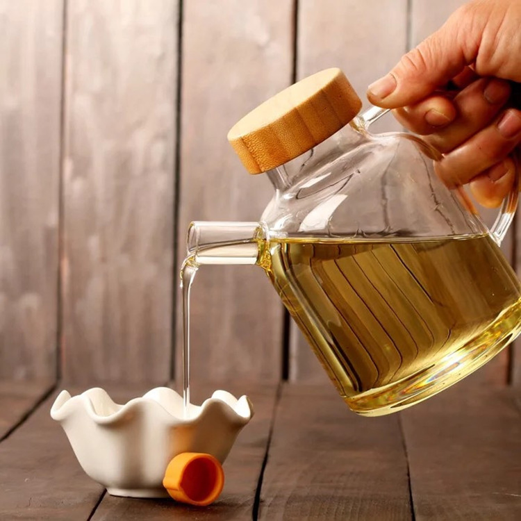Customized 650ml High Capacity Clear Borosilicate Olive Oil Glass Dispenser Bottle for Kitchen