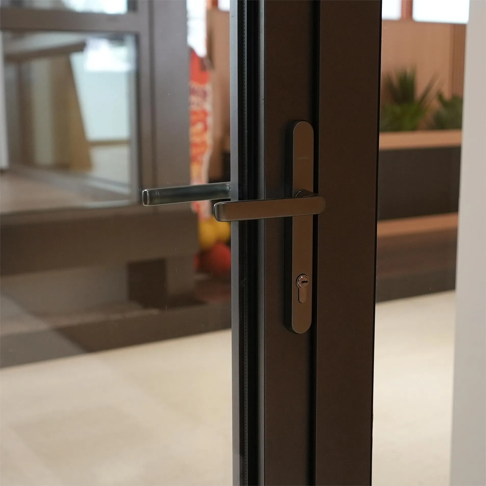 Minimalist Style Aluminum Aluminium Casement Door with Tempered Glass for Exterior Entry