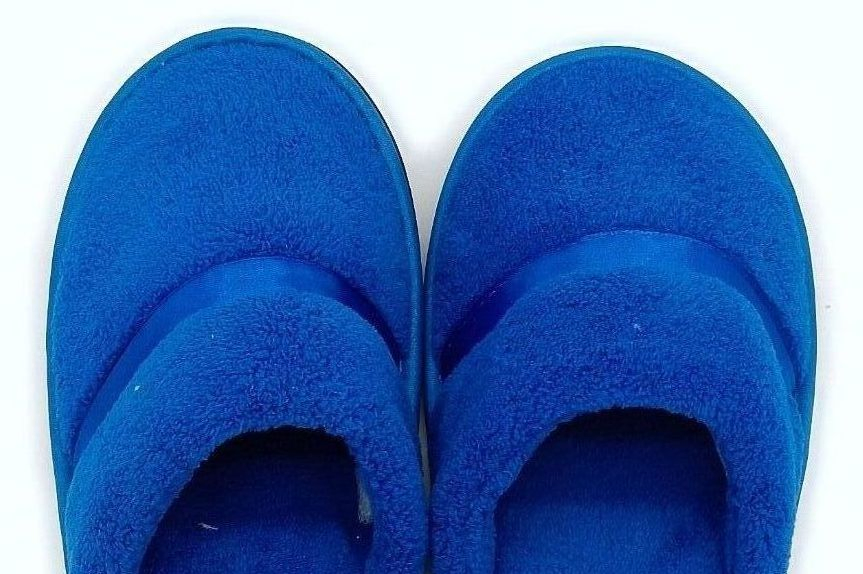 China Factory Coral Fleece Velvet Fabric High Quality Hotel Indoor Disposable Slippers Custom Logo Blue Cheap Slipper