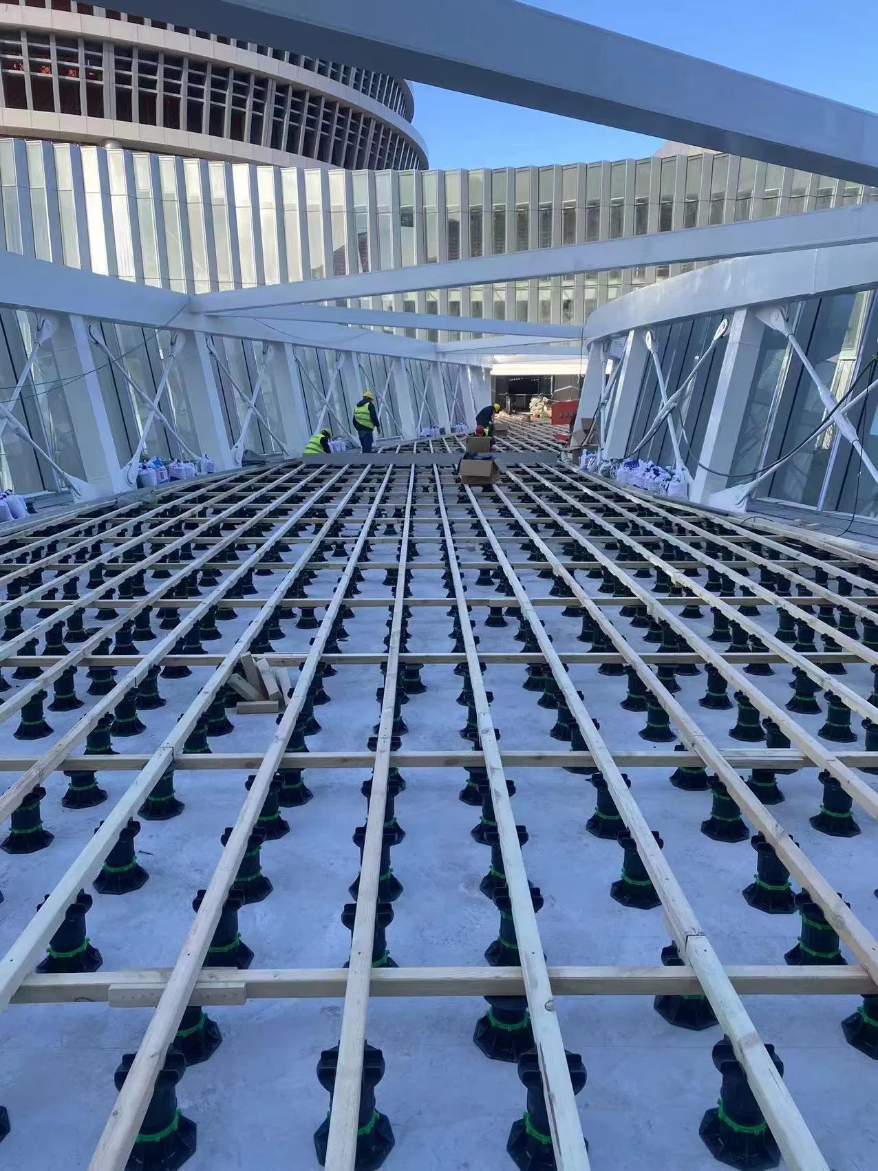 Low Price Architectural Landscape Engineering PP China Horizontal Tie Rod Flooring Underlayment Connecting Line Adjustable Pedestal