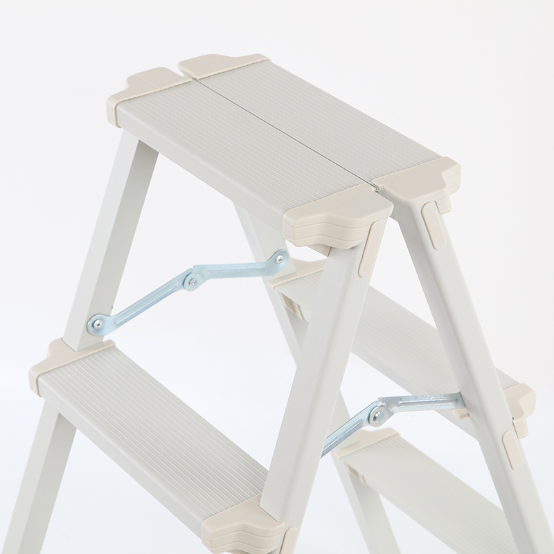 China Mike High Quality Handy and Lightweight Aluminium Step Stool Ladder with Colorful