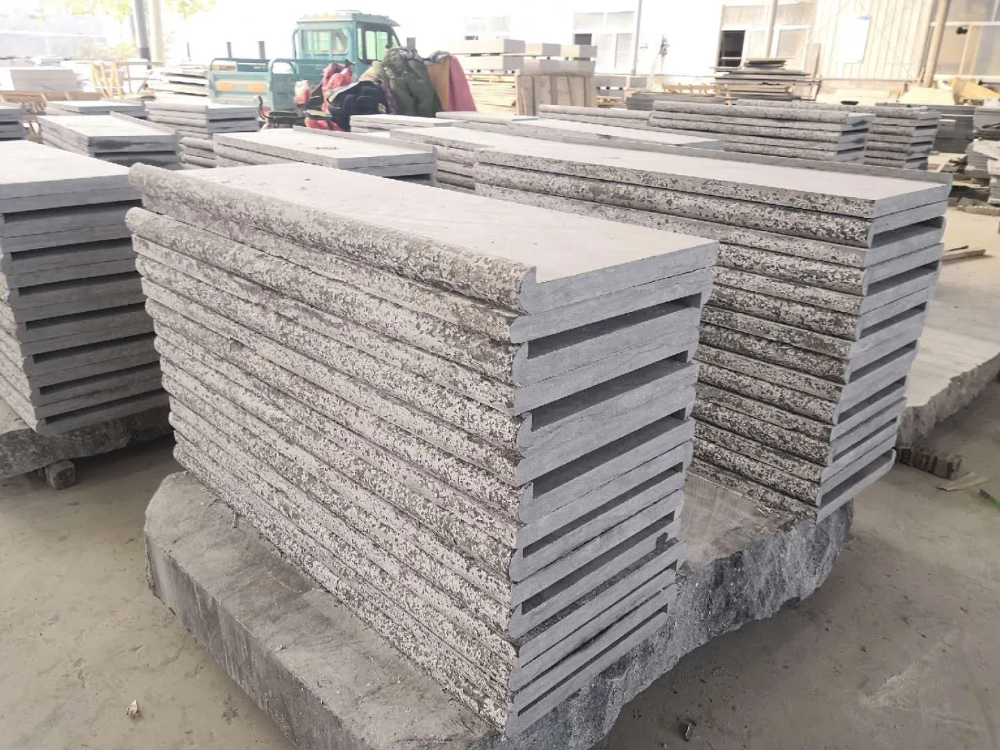 Garden Paver Natural Stone Black Grey Basalt / Lava Stone