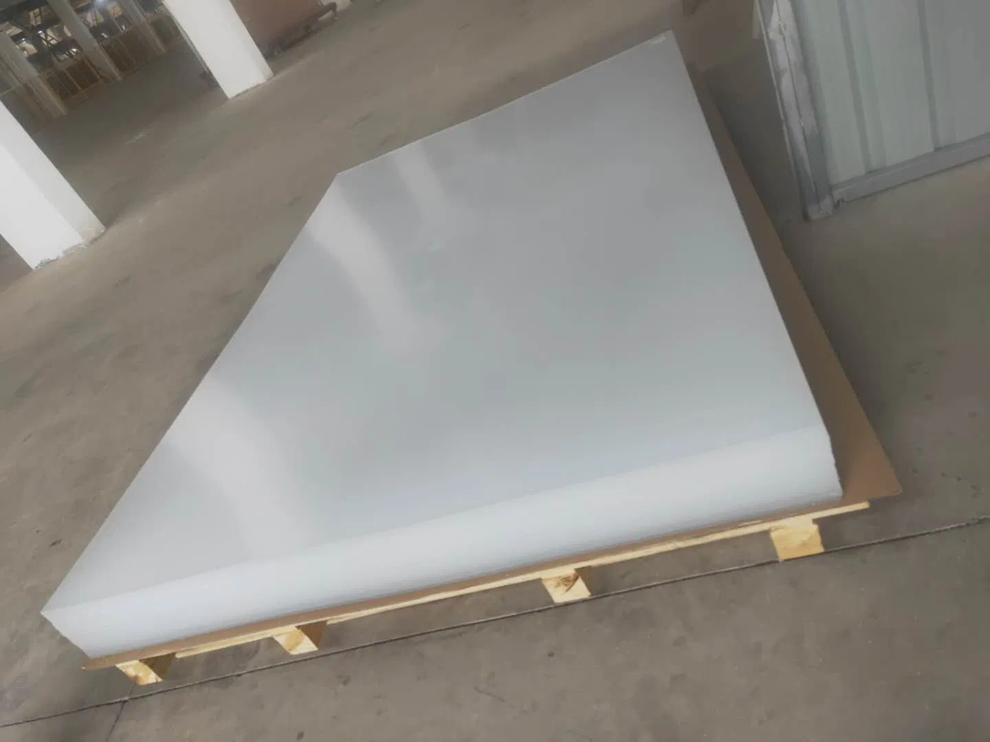 ISO Certified Adverting Field 2.5mm Cast Transparent Sheet Laser Cutting