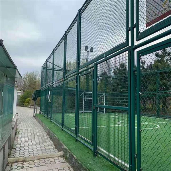 Diamond Mesh Fence Outdoor Soccer Field Basketball Court Fence