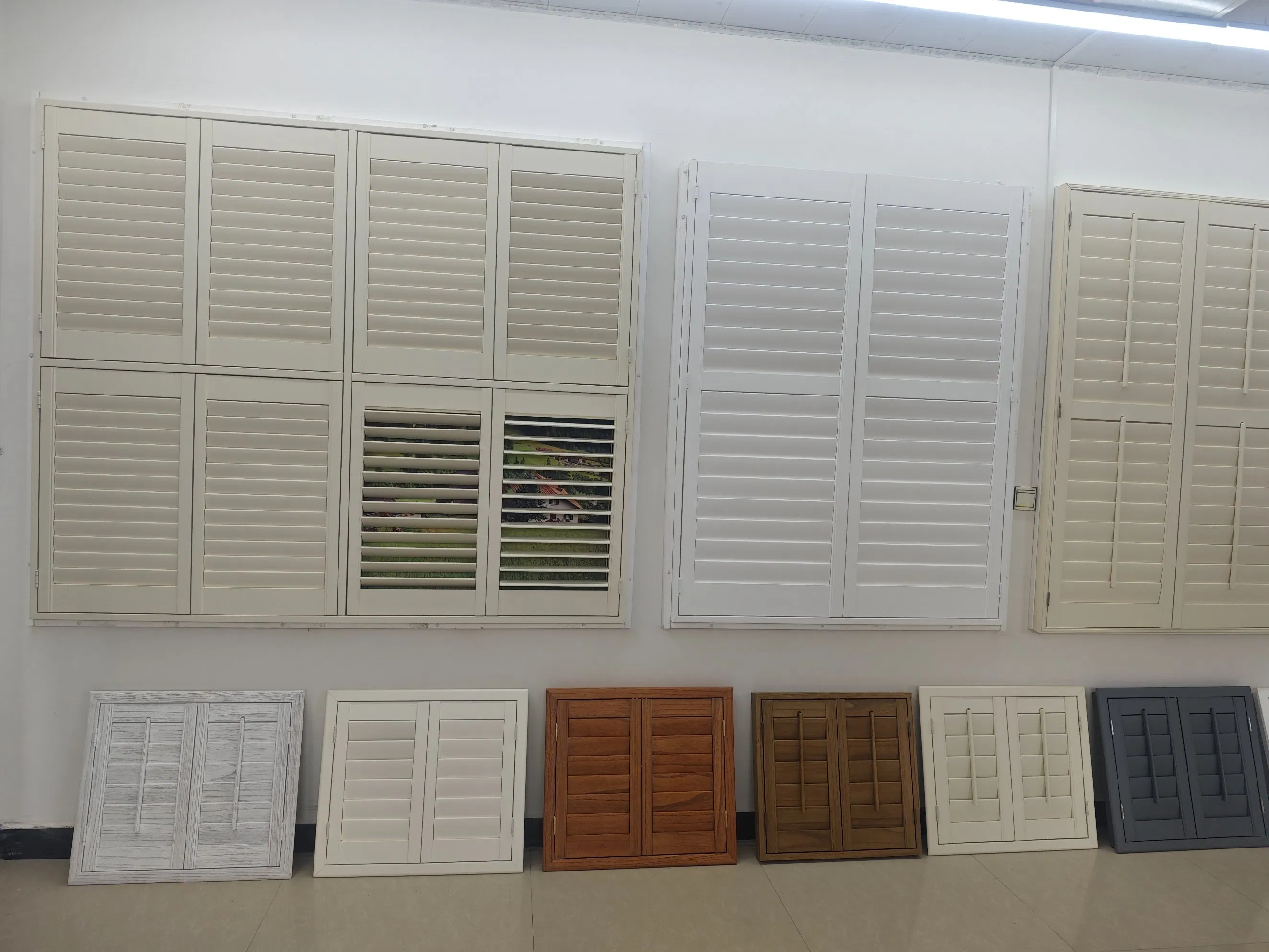 Timber Wooden Black Shutters Hinged Shading and Privacy Paulownia Wood Plantation Shutters