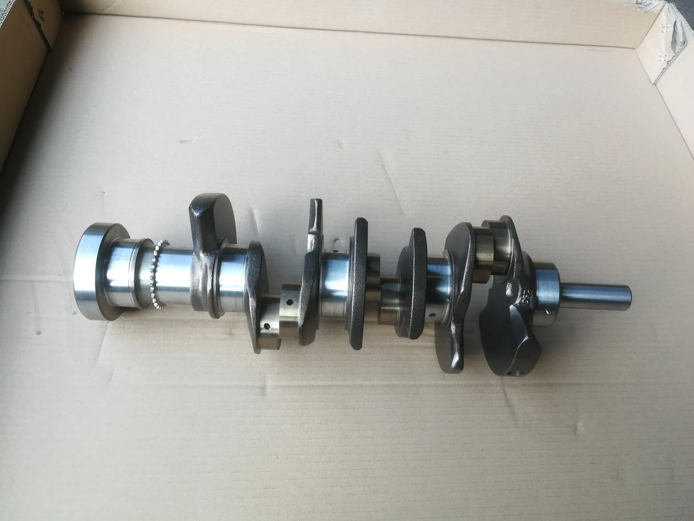 Распредвал 6HK1 для грузовиков и тракторов