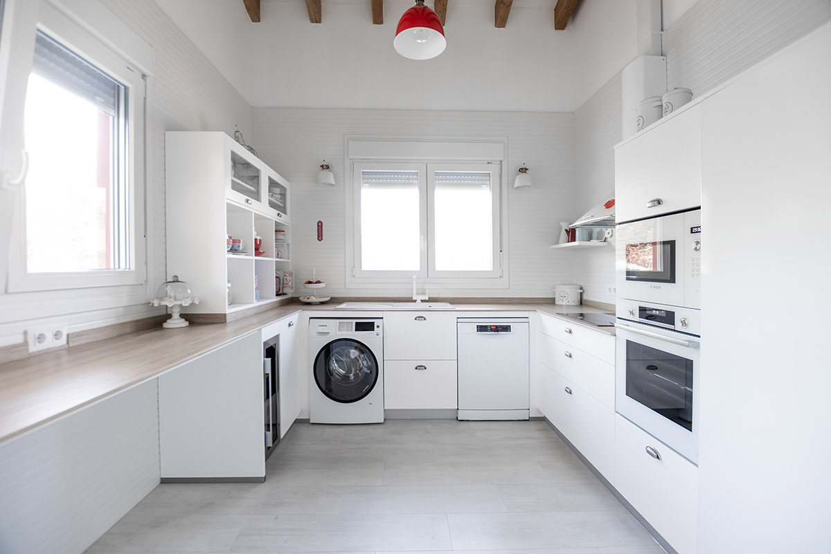 2022 Modern Luxury Prime Household Kitchen Cabinet with Oven and Sink Marble Countertop