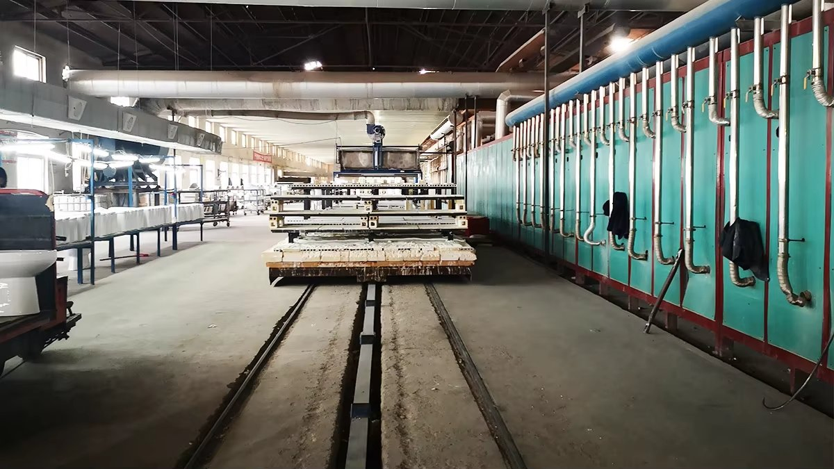 Modern Design Squatting Pan Toilet Tank Unique and Stylish Product