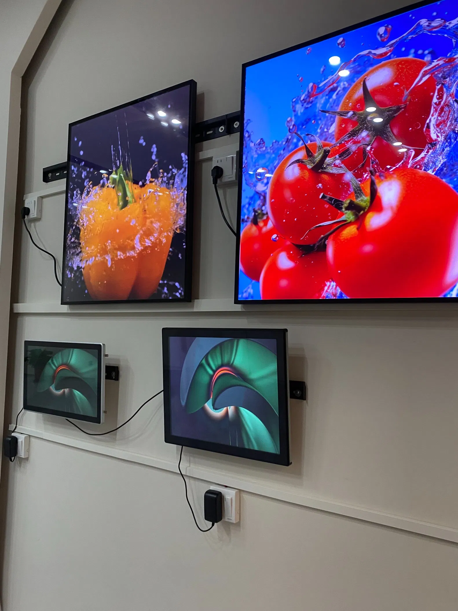 Remote Control IPS LCD 29.5'' Square LCD 4K Digital Photo Art Display Frame for Nft Art