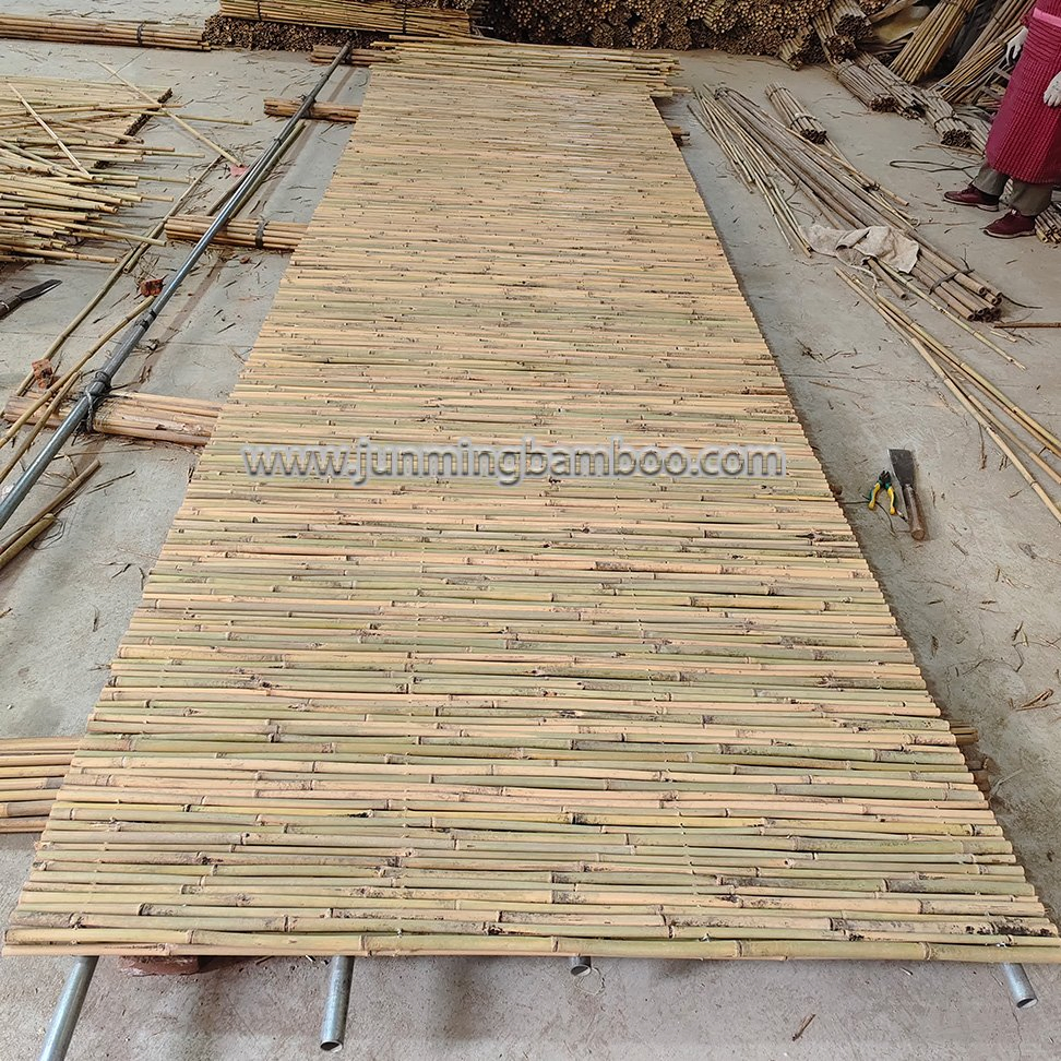 Wholesaler Best Selling Durable Bamboo Fences Natural Bamboo Fencing Garden Screen Rolled Bamboo Fence Panel Made in China