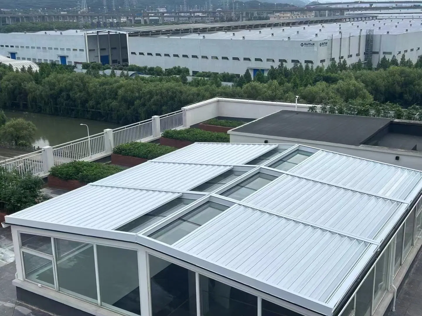 Motorised Folding Aluminum Alloy Roof Canopy