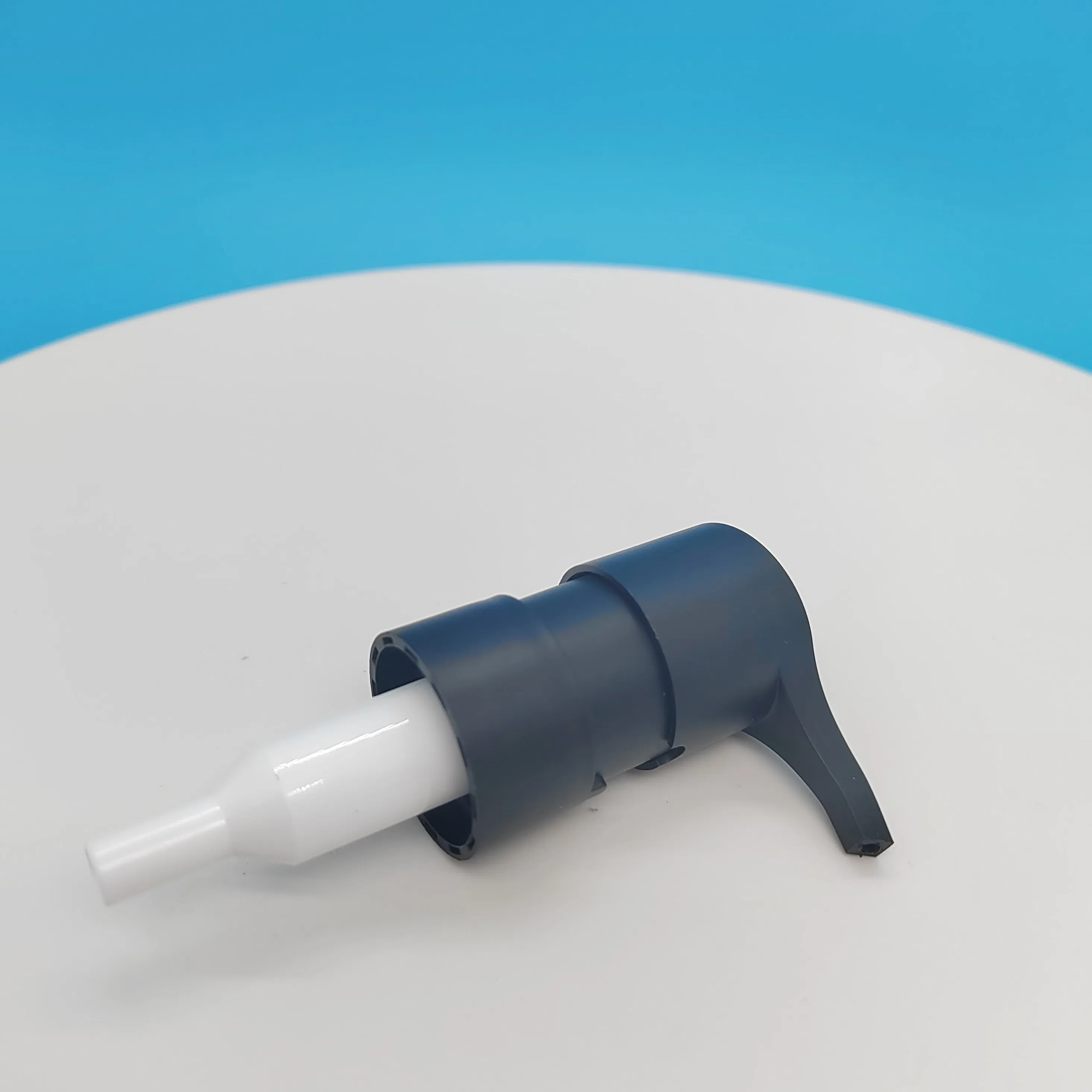 24/410 Frosted Plastic Cream Treatment Pump Foundation Essential Oil Pump