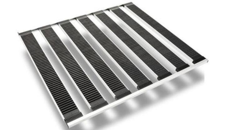 Split Machine Four-Door Refrigerated Freezer Showcase with Black Cabinet (Model: LF2720DFE4H/L)