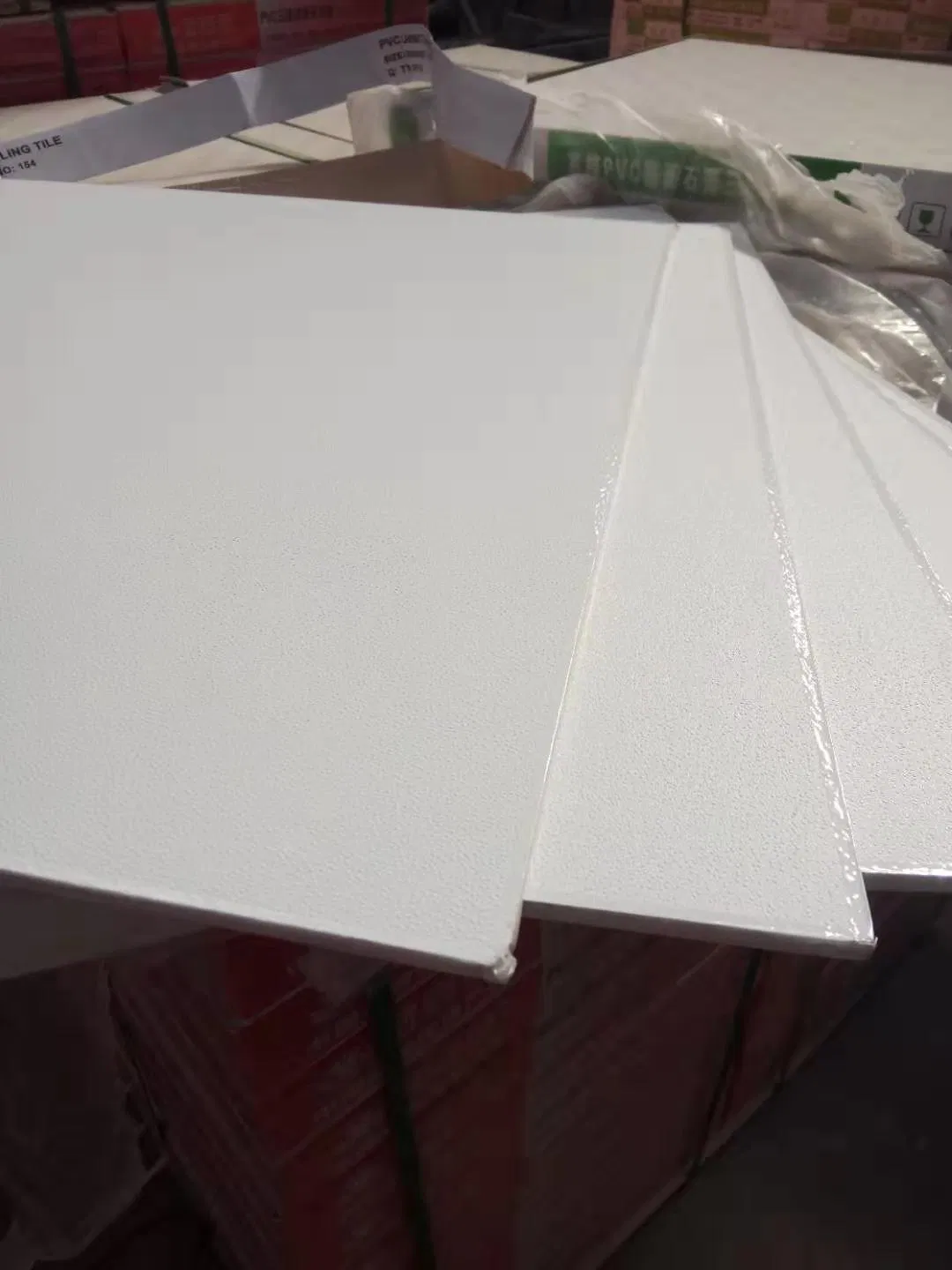 Low Price New Design Laminated PVC Gypsum Ceiling Tiles 600X600