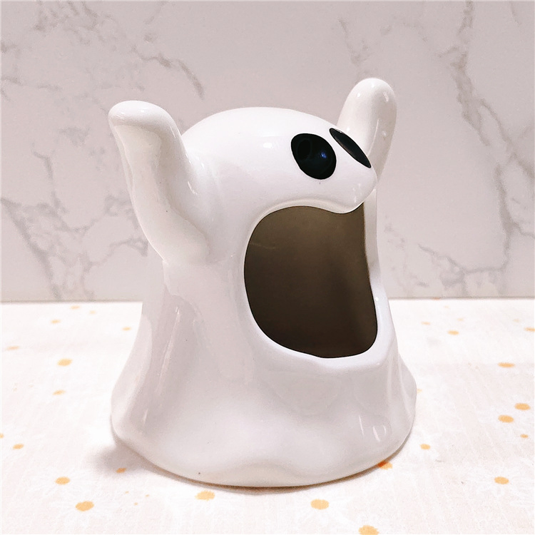 Wholesae Ghost Ashtray Ceramic Dormitory Home Living Room to Send Boyfriend Personalized Gift Decoration