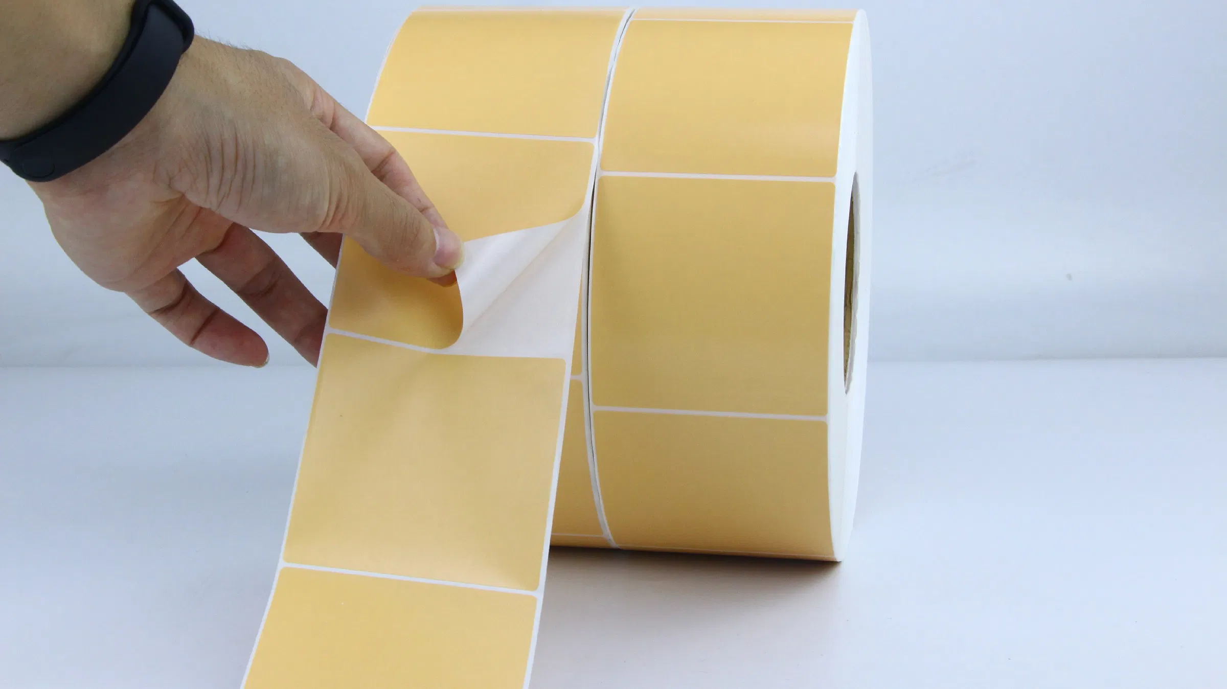 Custom Waterproof Paper Label Roll Thermal Adhesive Yellow Coated Color Vinyl Label