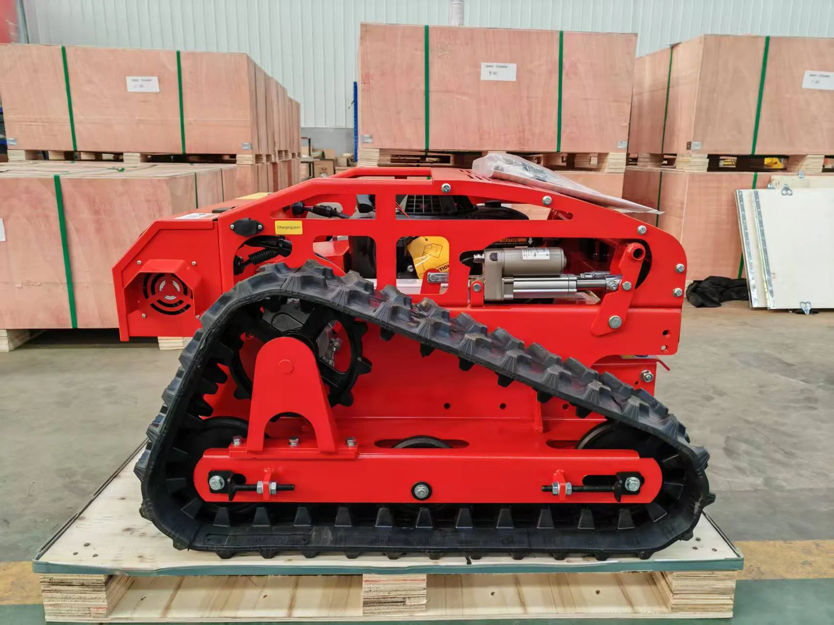 Самоходная газонокосилка High Way с дистанционным управлением