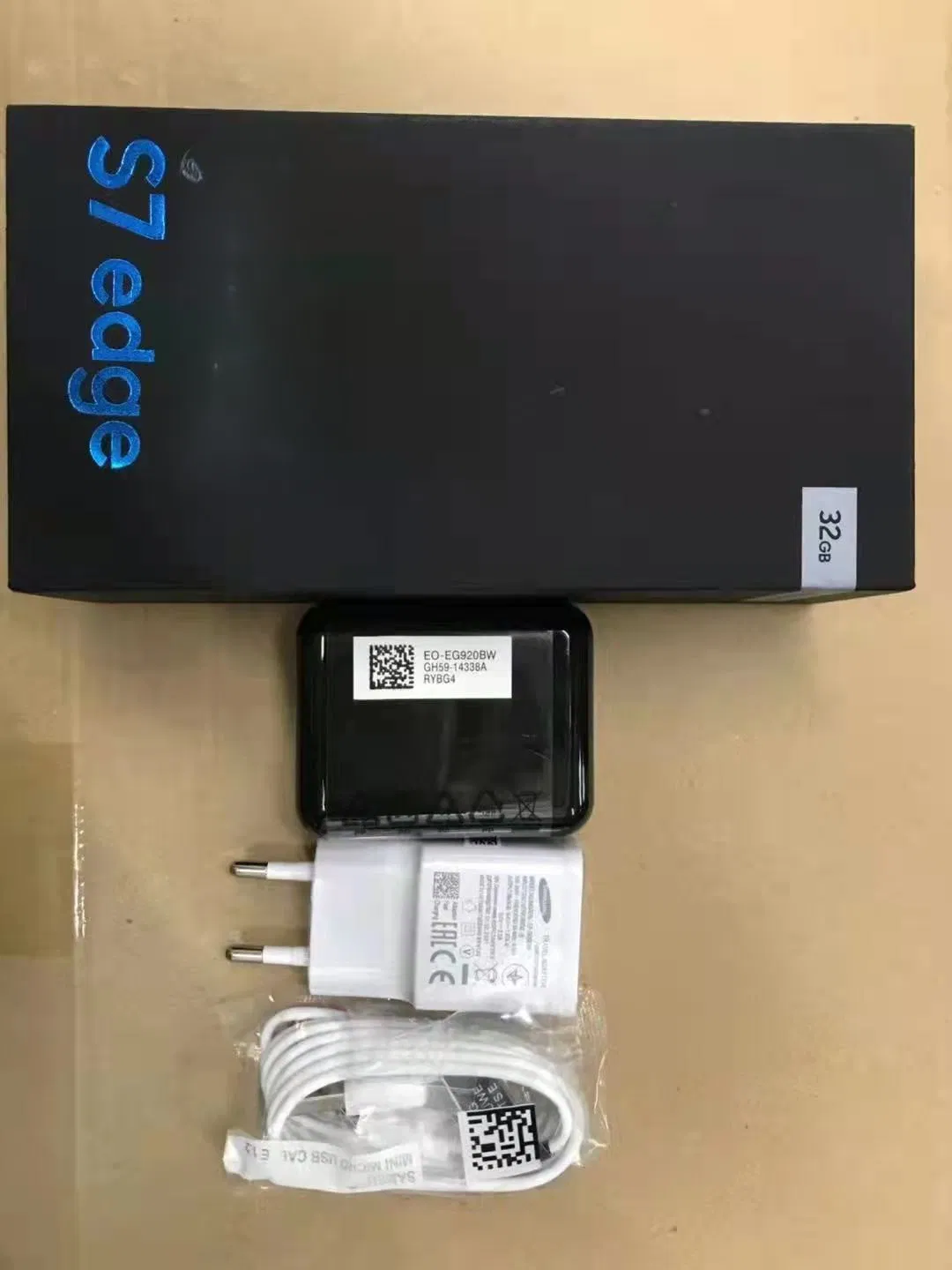 Mobile Phone Second-Hand Phone S7 with GSM and LTE Cellular Mobile Phone