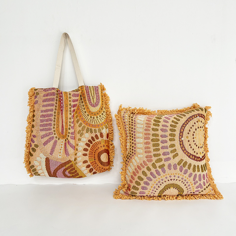 Ins Hot Sale Custom Woven Throw Pillow Jacquard Cushion Cover with Tassels Matching Blankets