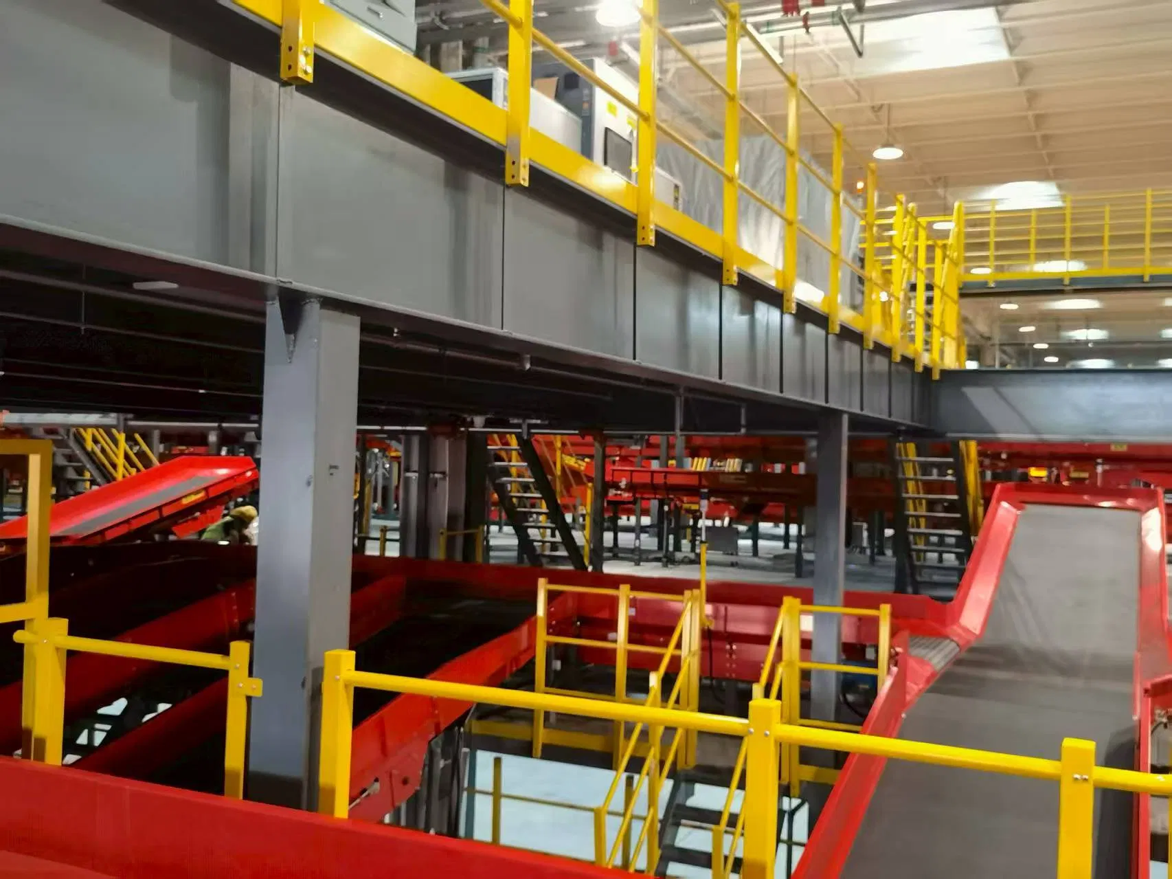 New Design Easy to Maintain Commercial Steel Staircases for Factory Workshop