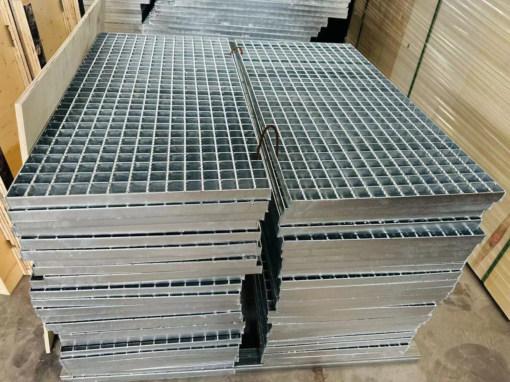 Galvanized Stainless Fence Drainage Channel Serrated Steel Bar Steel Drain Grating