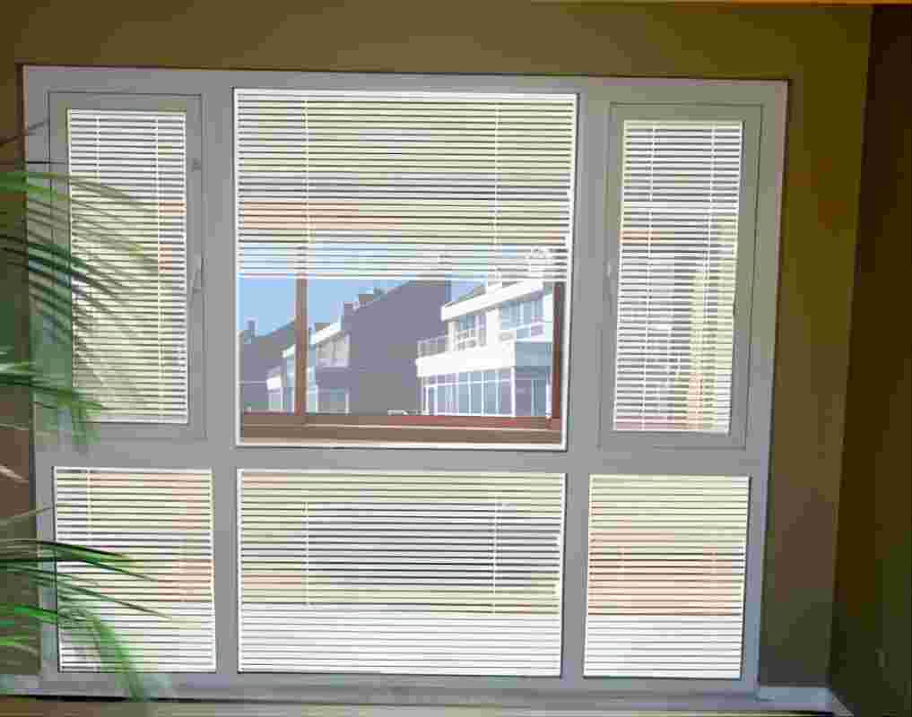 Outdoor Sunshade Security Motoried Aluminum Built-in Roller Shutter Door Price