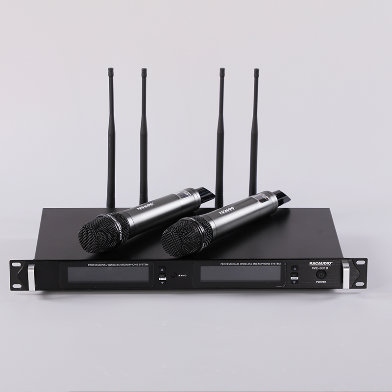 Sliver and Black Professional Wireless Microphone with CE Certification