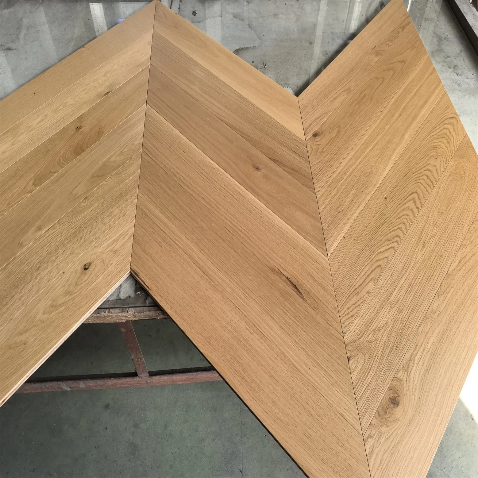 15mm Indoor Oak Flooring Solid Wood Multilayered Natural European Oak White Engineered Hardwood Flooring