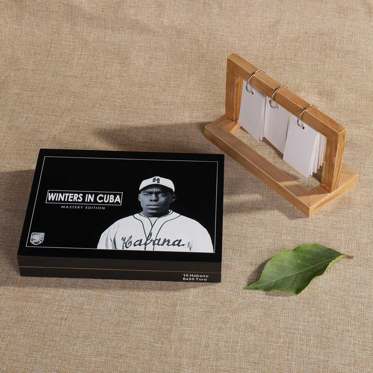 ODM/ OEM Wooden Cigar Box Wholesale Mahogany Solid Wood Custom Logo Flip Cover Cigar Case