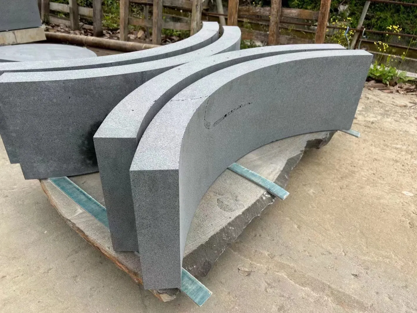 Natural Stone Hainan Black Stone Basalt for Tiles Kerbstone