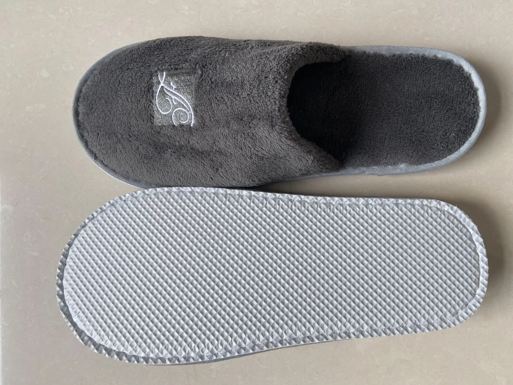 Manufacturer Professional Custom One-Time Personalized Washable Velvet Embroidery Logo White Hotel Slippers