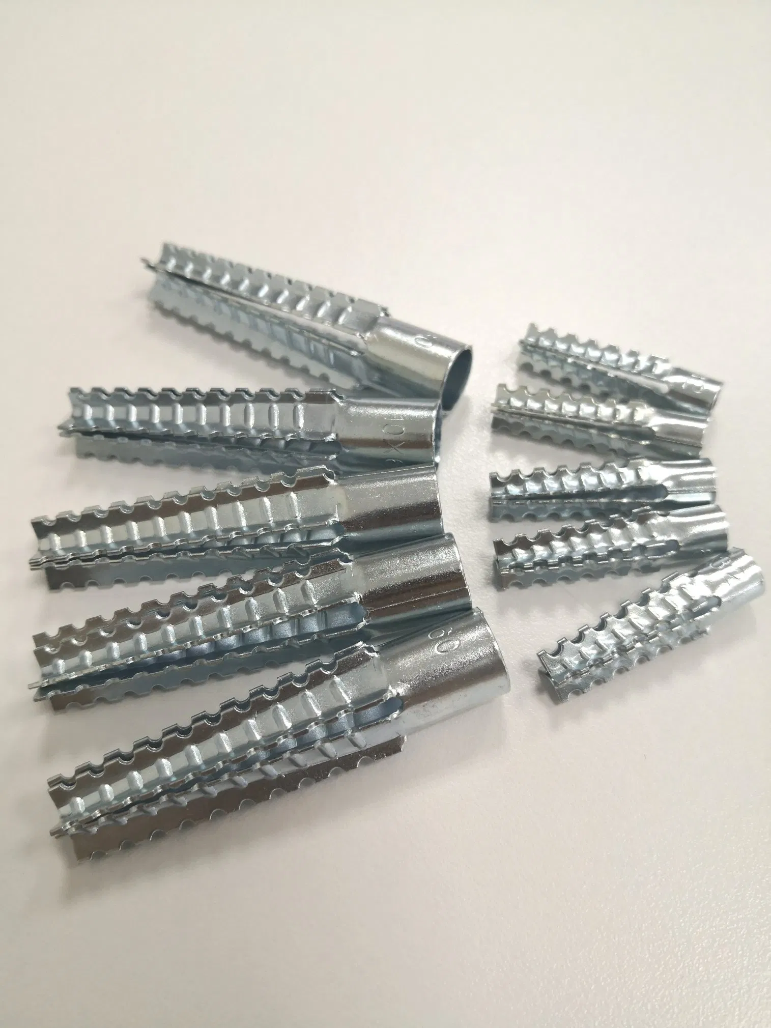 Carbon Steel Metal Anchor for Hammering Into Aerated Concrete Saw Anchor 5X30/6X32/8X38/8X60/10X60