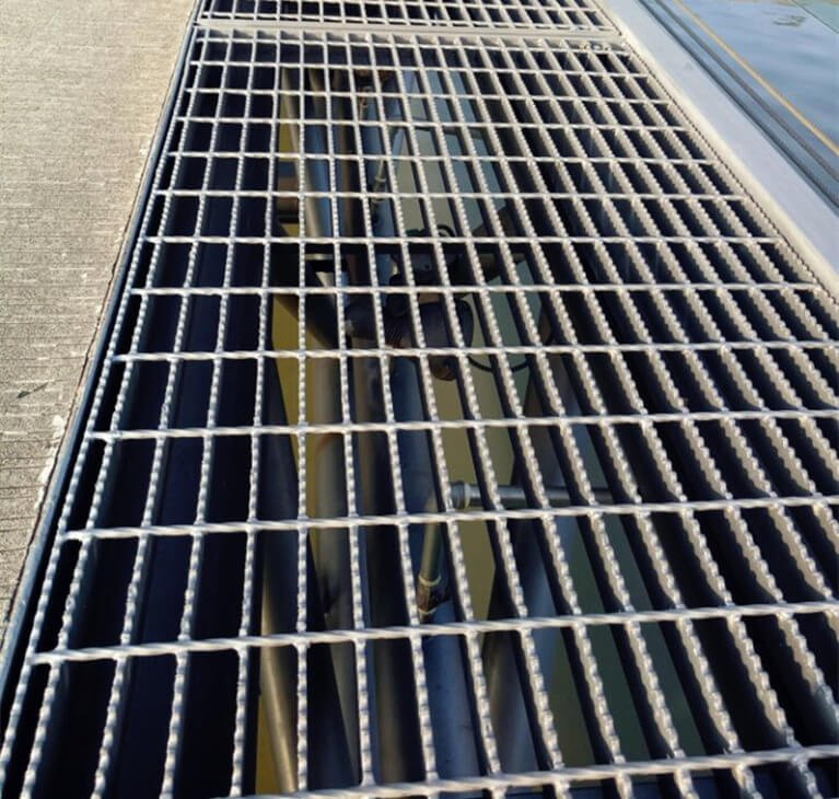 Heavy Duty Welding Standard Size Mild Industry Flooring Drain Grate Roof Steel Grating Walkway Bar Steel Grating