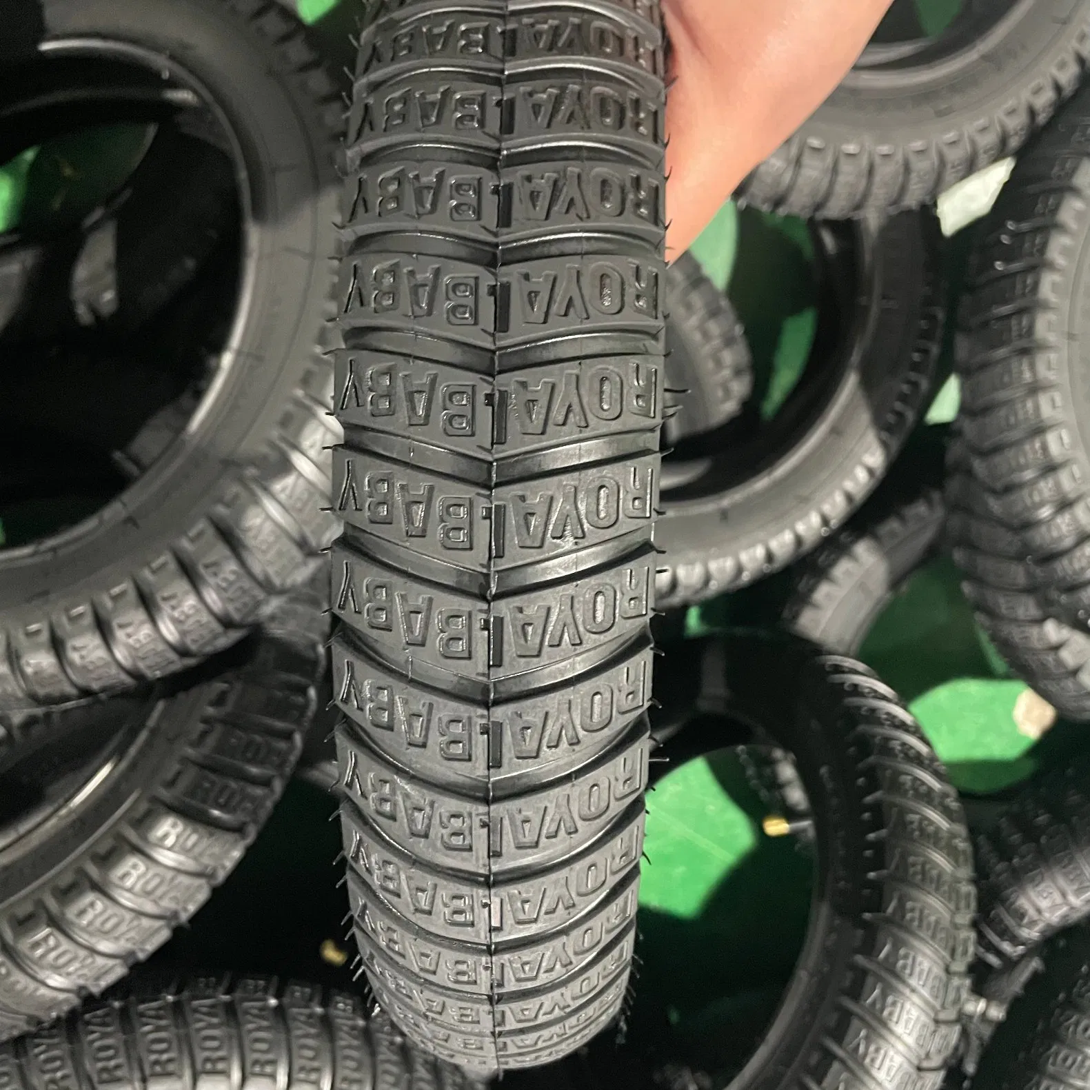 Проколозащитная велосипедная покрышка 700x35C