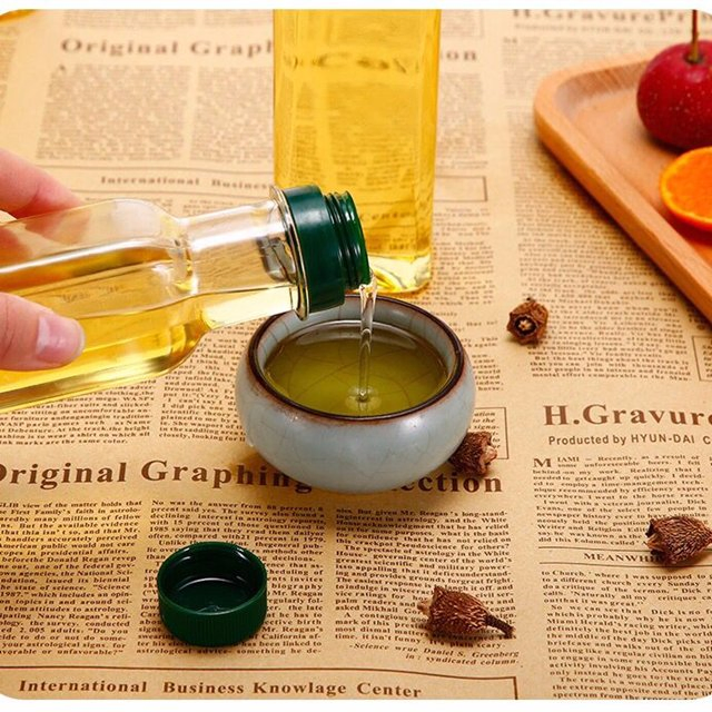 Wholesale 250ml Transparent Square Plastic Olive Oil Bottle with Cap