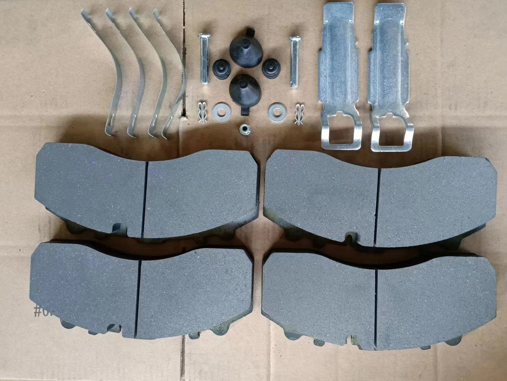 Передние тормозные колодки полуметаллические для Mercedes-Benz Truck