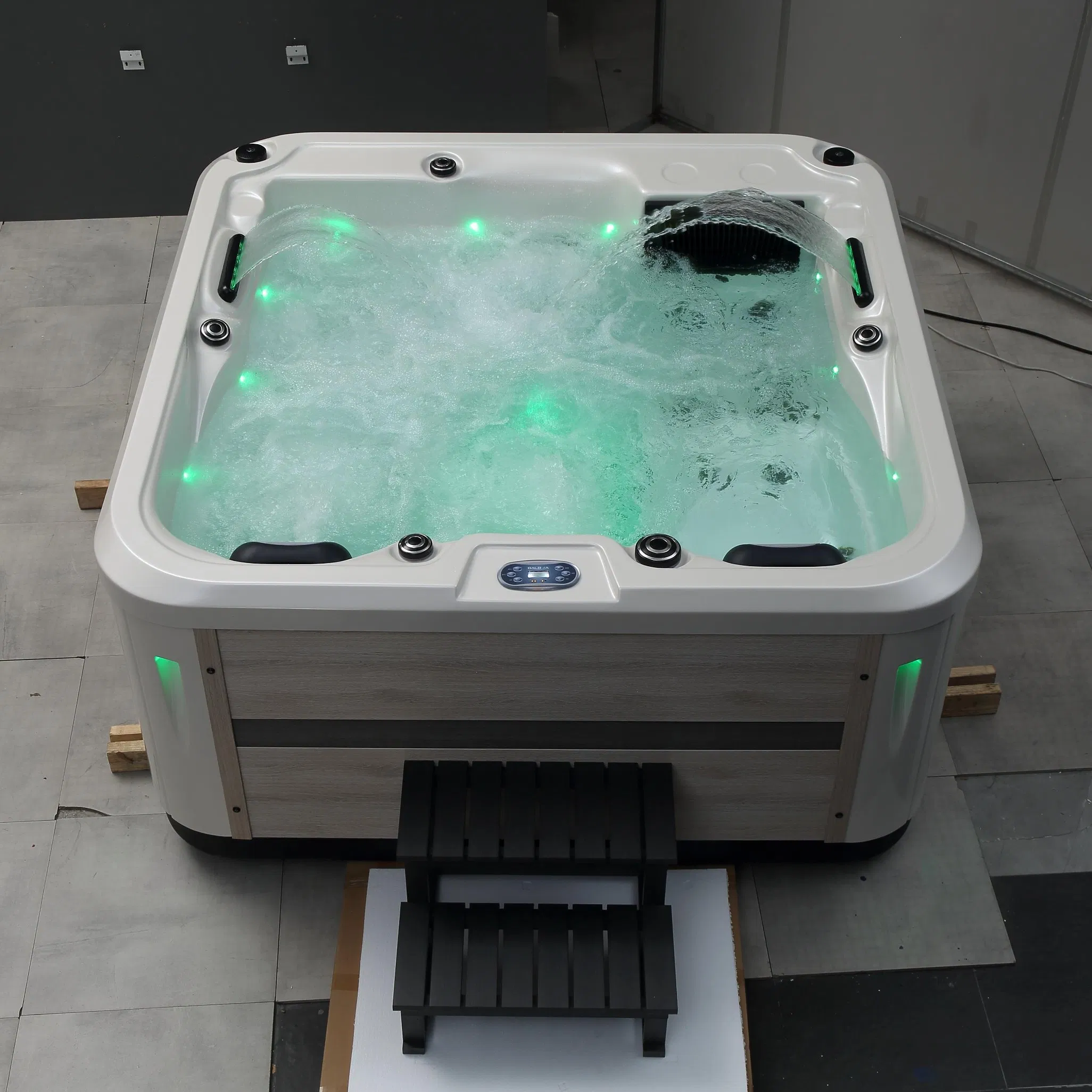 Акриловая гидромассажная ванна SPA 6 персон