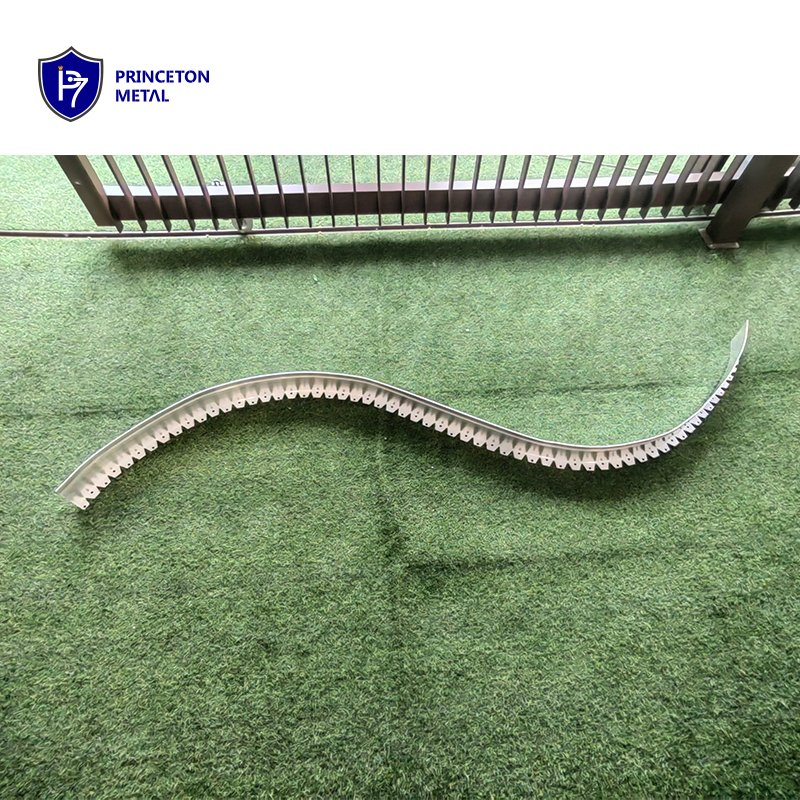 Well-Maintained Eco-Friendly Modern L-Shape Aluminum Paver Brick Restraint for Pathway, Driveway