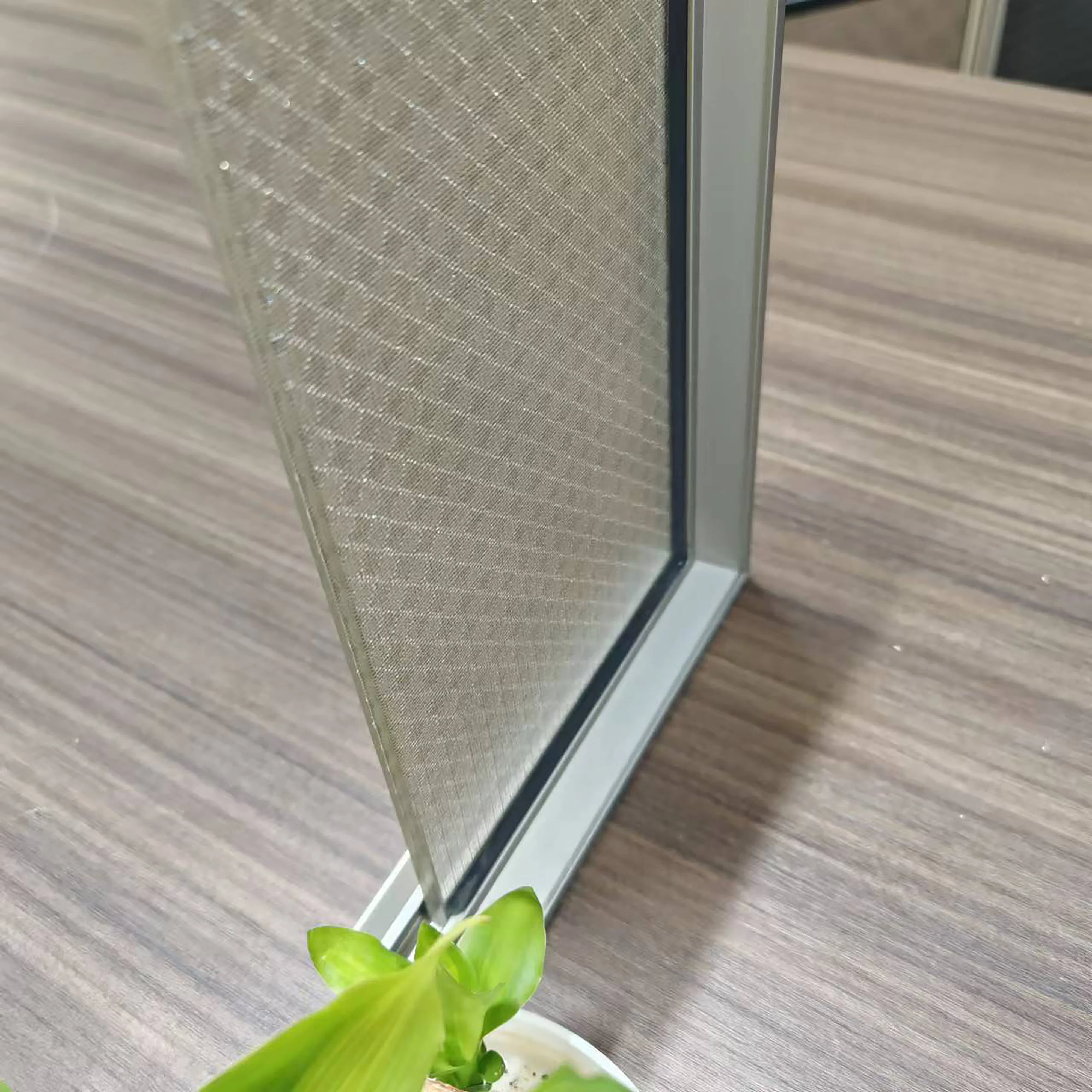 Artistic Panels for a Modern Home with Unique Glass Designs