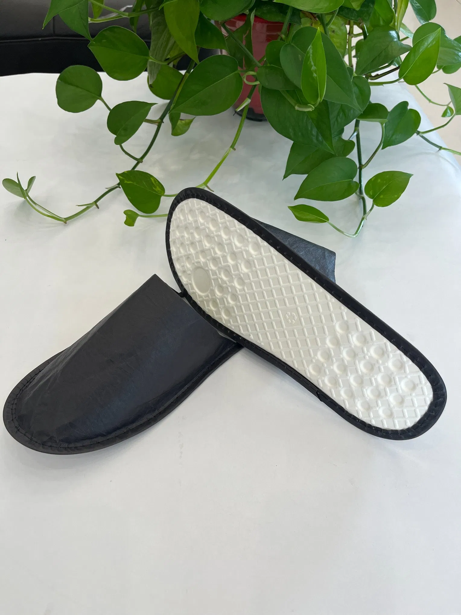 Biodegradable Disposable Hotel Slippers with Sugarcane Sole