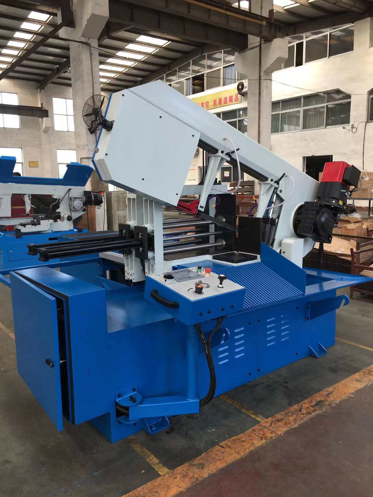 Ленточная пила по металлу BS-650G