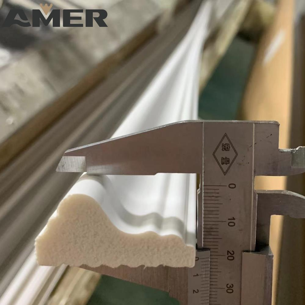 Modern Design White Primed Wood Flooring Trim Accessories Decorative Baseboard Skirting for Apartments