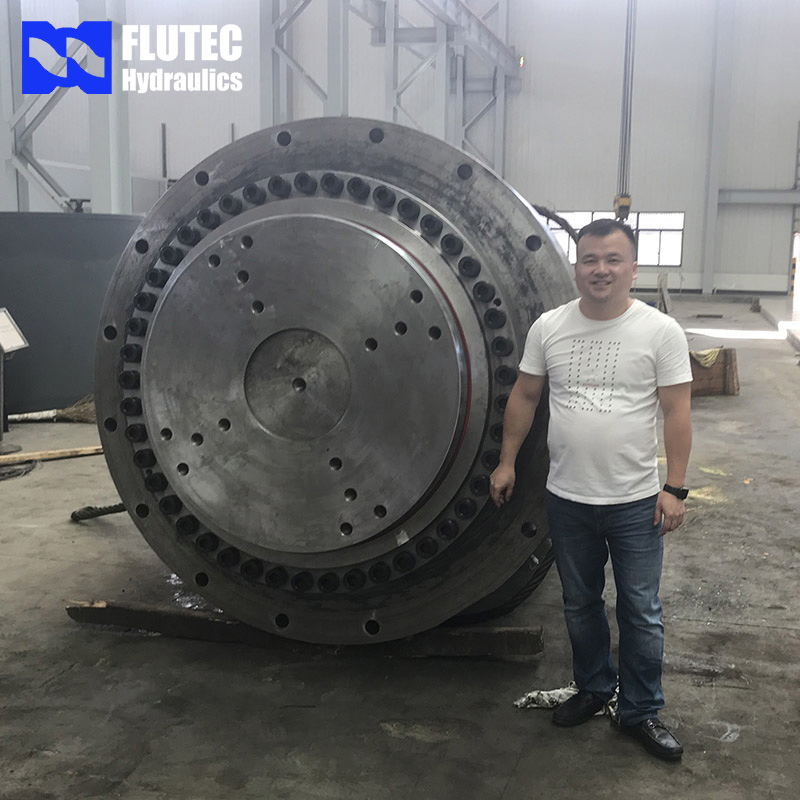 Гидравлический цилиндр главный 1450-1600 для пресса 3000т