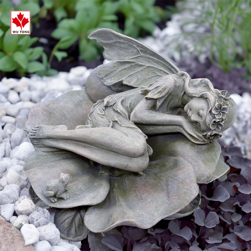 Скульптура Спящие ангелы на листьях лотоса для птиц