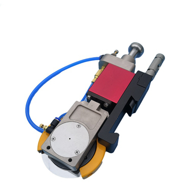 Пневматический держатель ножа для рафинера бумагоделательной машины