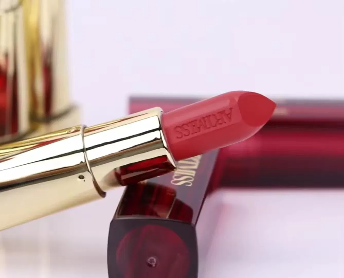 Make Your Own Makeup Cosmetic Golden Tube Lipstick Private Label Lip Balm Matte Lipstick