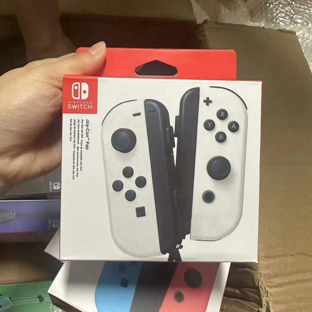 Беспроводной геймпад и консоль в стиле Nintendo